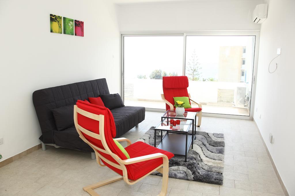 Anemos Apartments Limassol Room photo