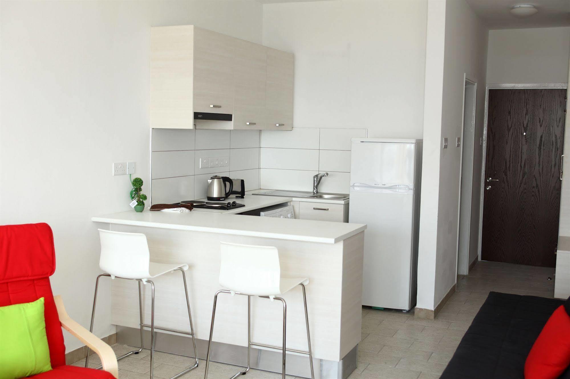 Anemos Apartments Limassol Exterior photo
